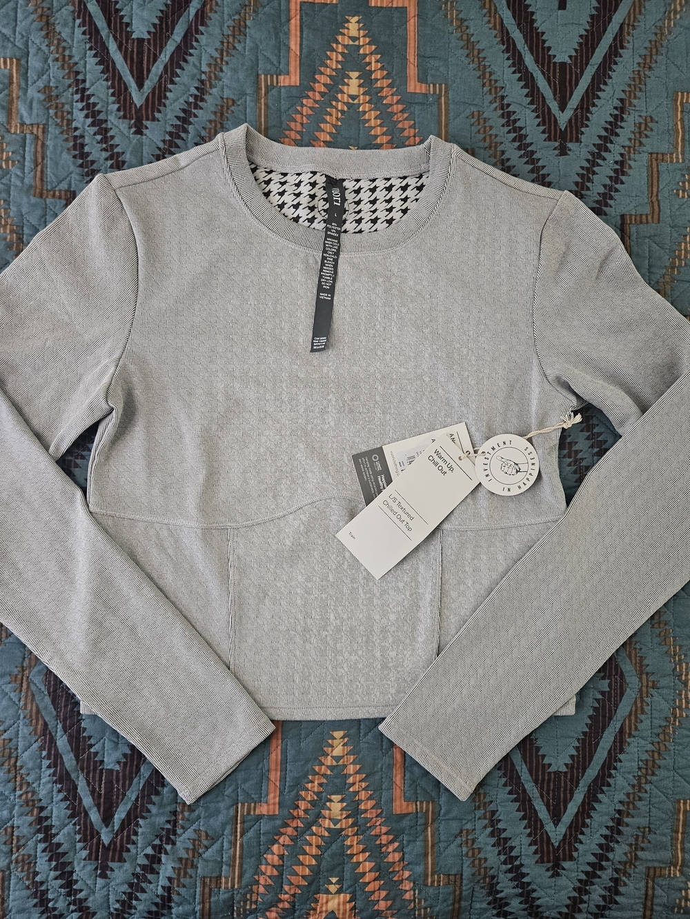 Vuori Gray Long Sleeve Crewneck Top